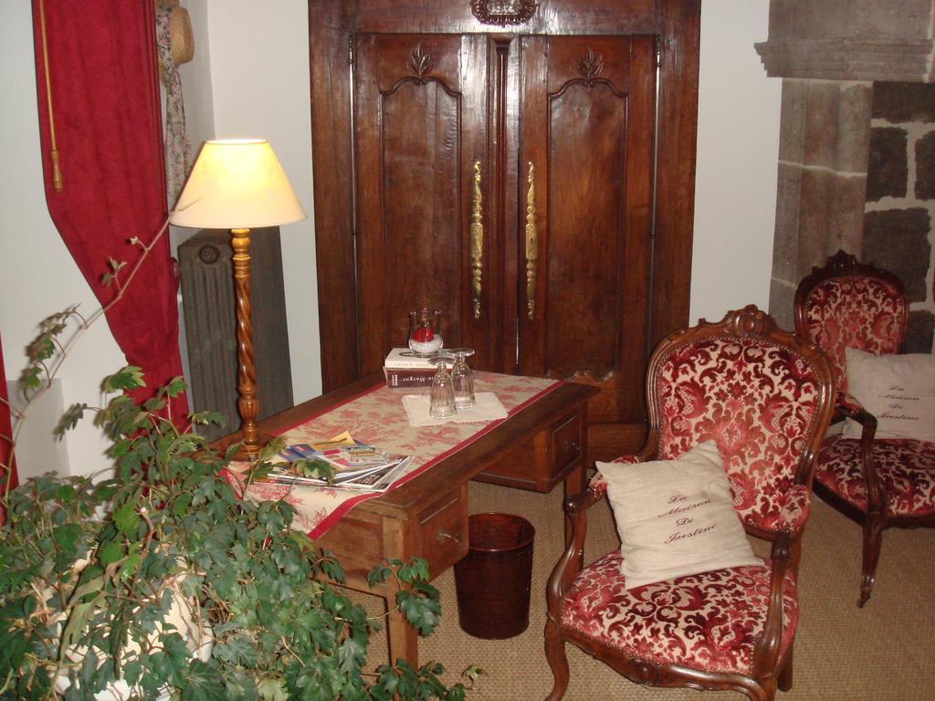 米拉 La Maison De Justine酒店 外观 照片